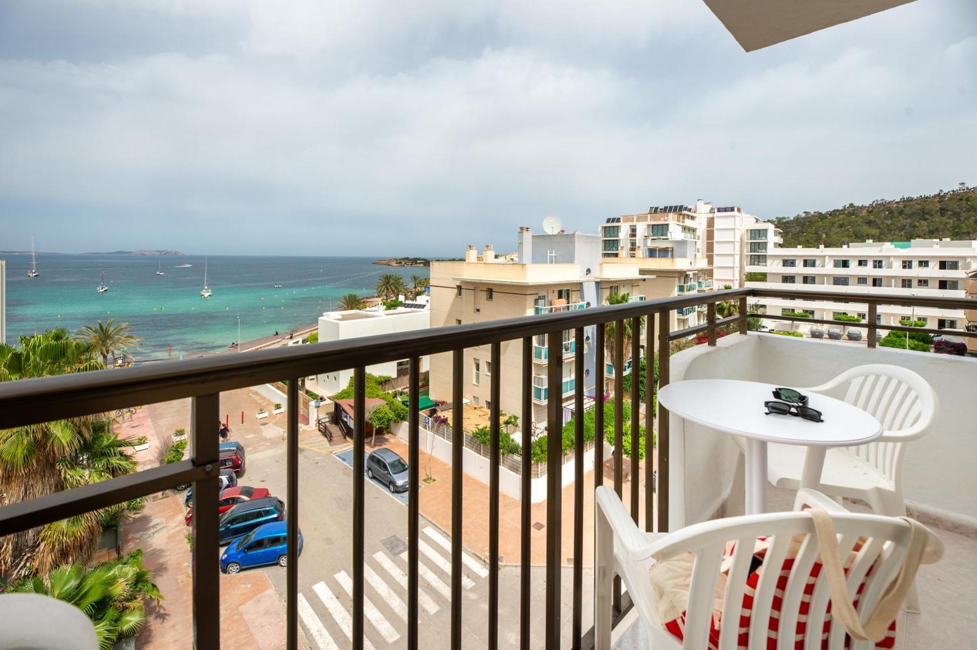 Vibra Calima Apartamentos - Adults Only San Antonio  Exterior photo